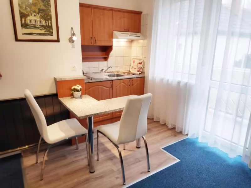 KLARA VILLA APARTMAN HEVIZ