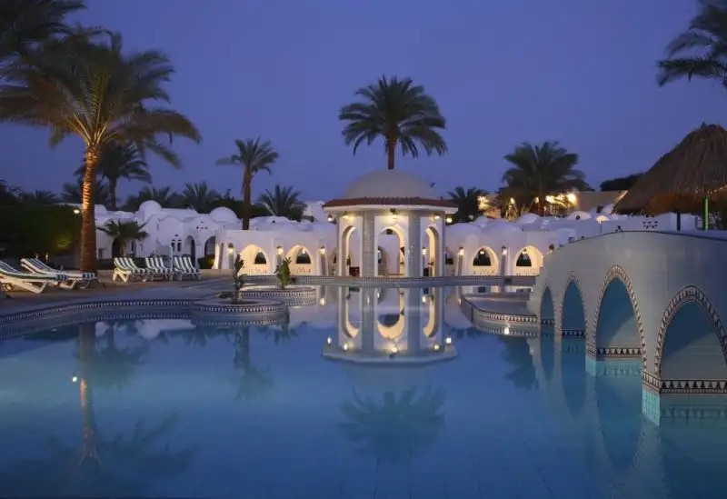 ROYAL HOLIDAY BEACH RESORT (EX. SONESTA BEACH RESORT)