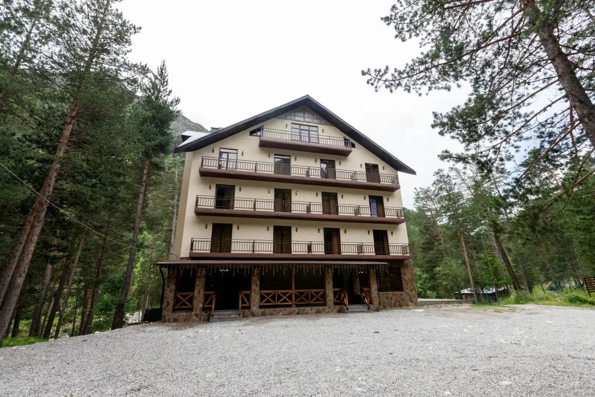 КРОКУС (CROCUS HOTEL)