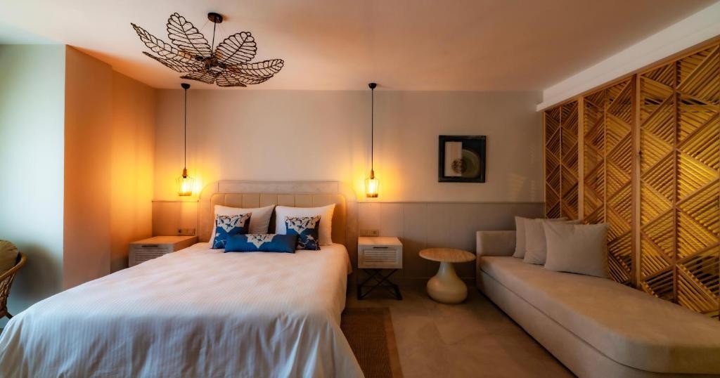 SUUM BODRUM ADULTS ONLY 16+ (EX. CAMELOT)
