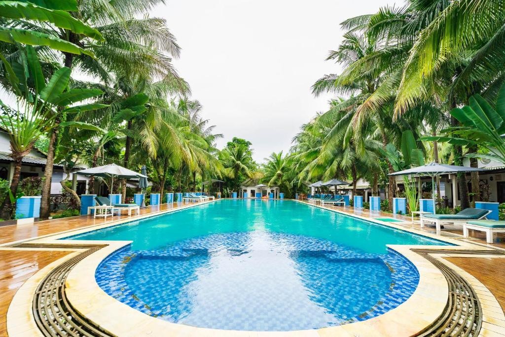 PHU VAN RESORT & SPA