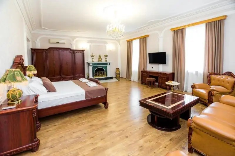 ELIA PALACE