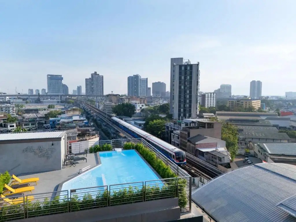 LUMEN BANGKOK UDOMSAUK