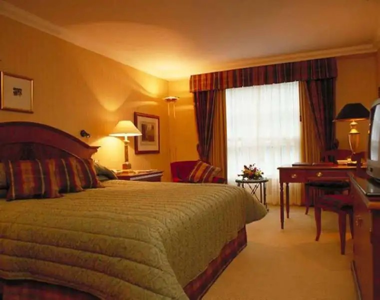 HYATT REGENCY CHURCHILL