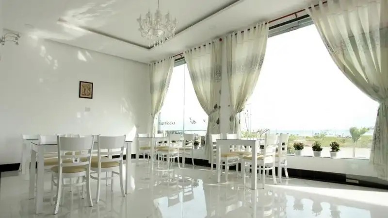 SEASIDE HOTEL