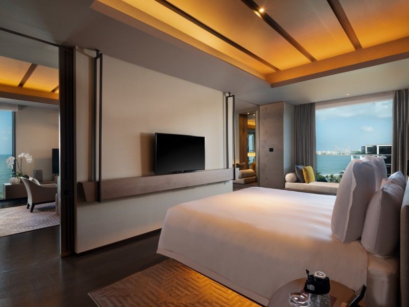 harmony  oceanfront  master suite