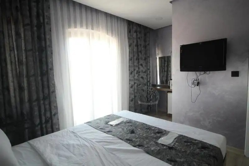 ALYON SUIT HOTEL & APART