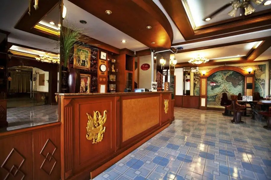 THAI ORANGE HOUSE