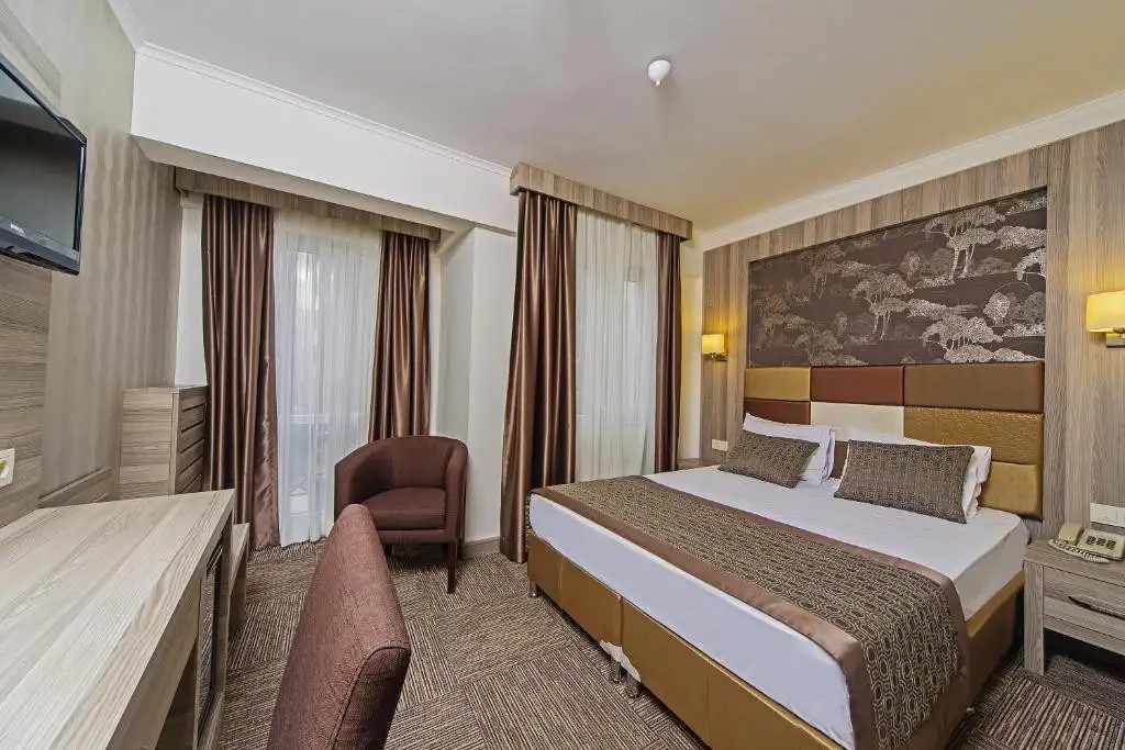 PERA ARYA HOTEL