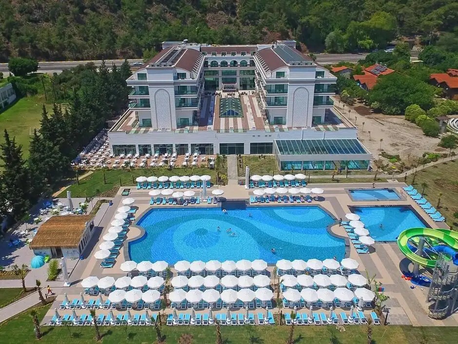 DOSINIA LUXURY RESORT