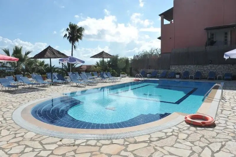 KERKYRA BEACH APARTMENTS & STUDIOS