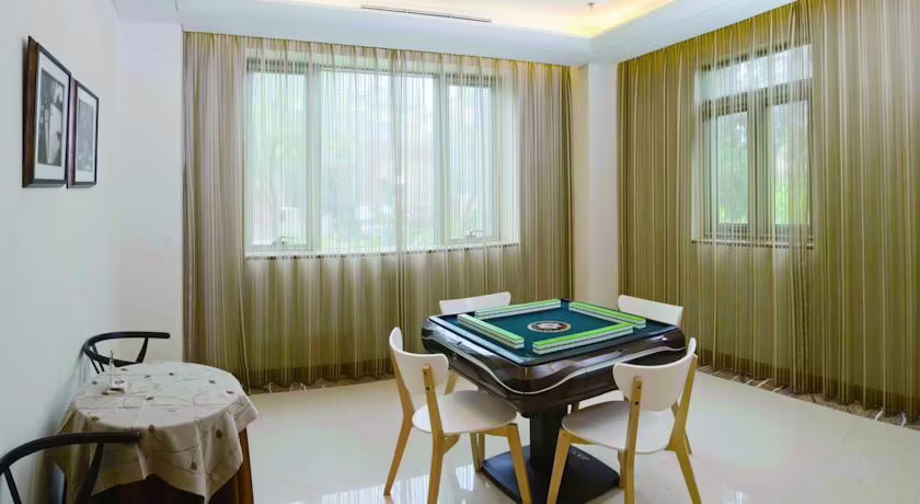 DAYS INN BUSINESS PLACE LONGWAN BEIJING