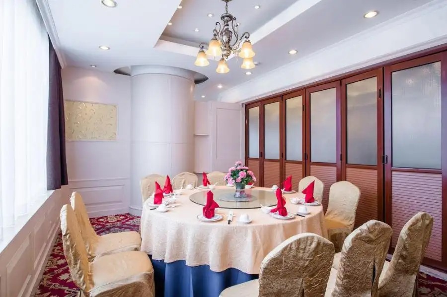 HOLIDAY INN DOWNTOWN SHANGHAI