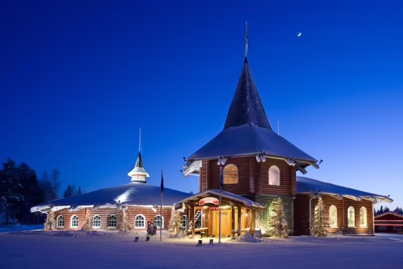 SANTA CLAUS HOLIDAY VILLAGE APT