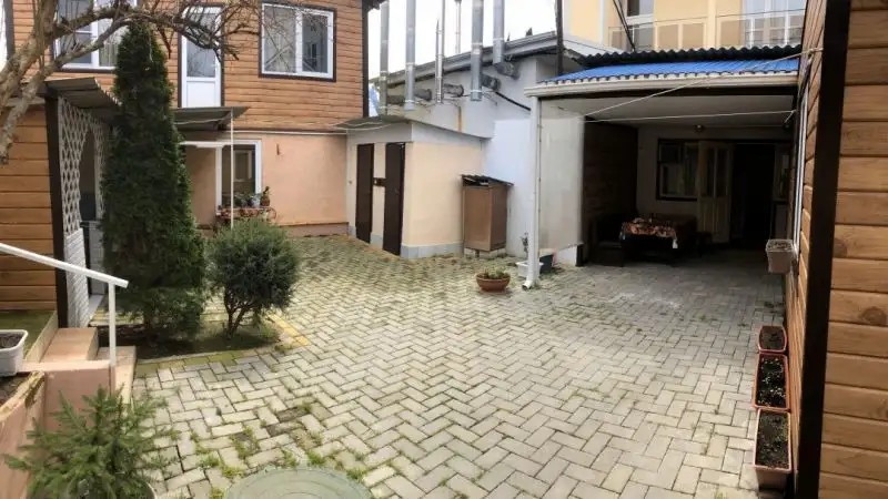 ЮЛИЯ ЛАЗАРЕВСКОЕ