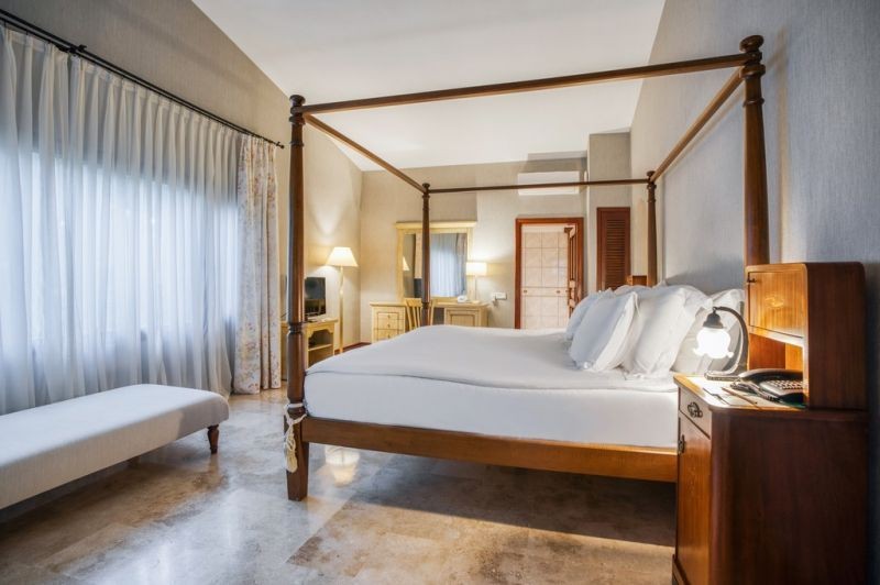 honeymoon suite