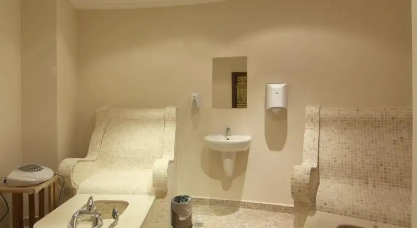 THE VINEYARDS SPA HOTEL & RESORT