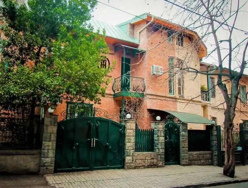 TOMAS HOUSE