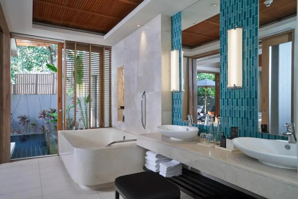 RENAISSANCE PHUKET RESORT & SPA