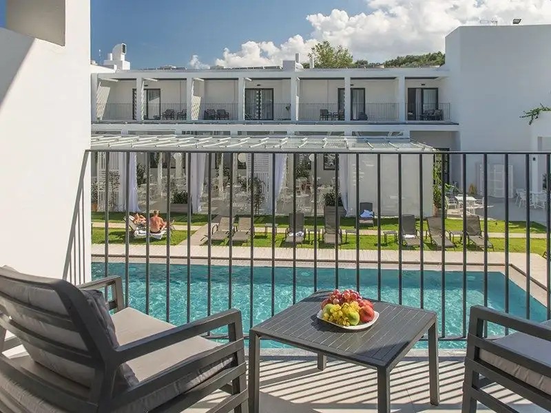 AQUA BAY & WATERPARK