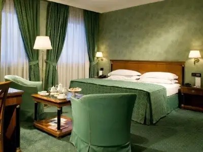 RAMADA NAPLES