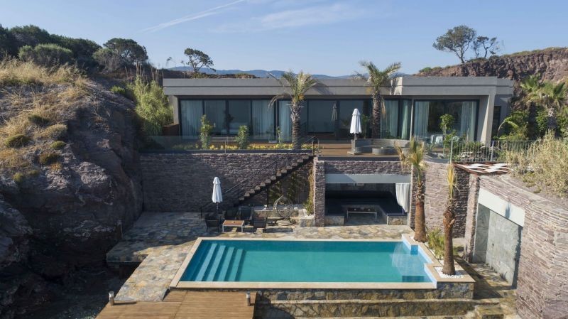secluded bay presidential villa