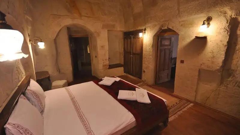 HAS CAVE KONAK