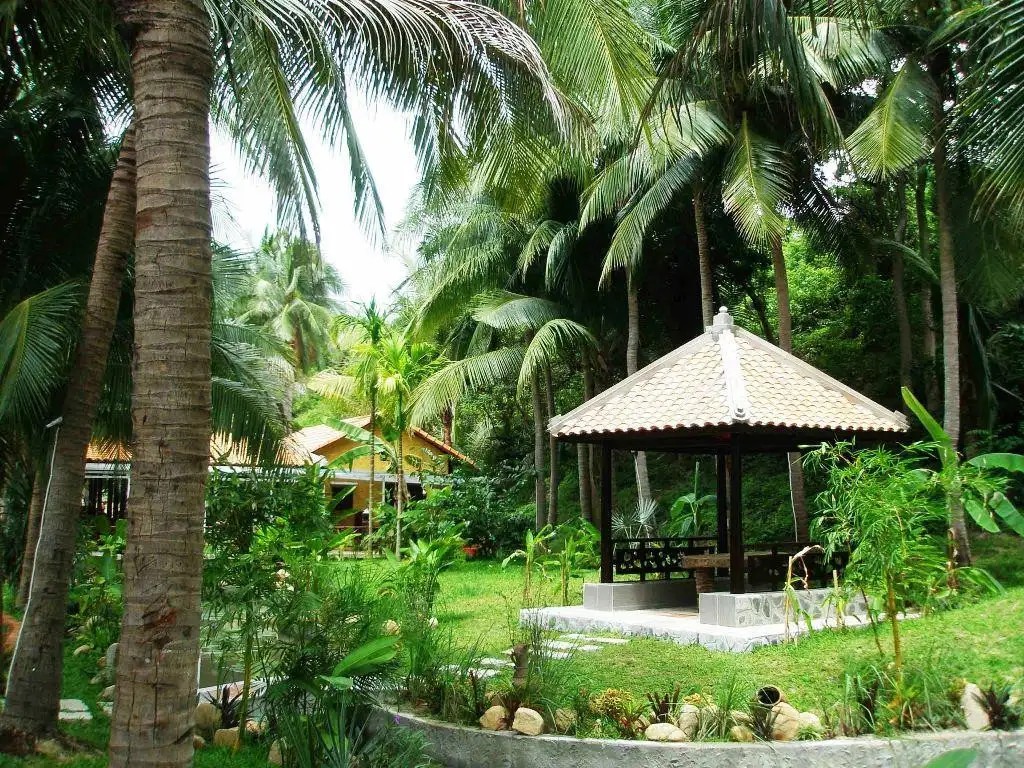 GREEN HILL RESORT