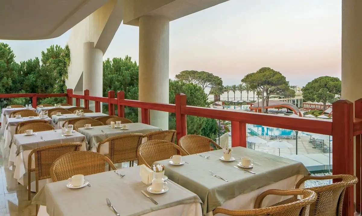 PALOMA SENCIA (EX. CORNELIA DE LUXE)