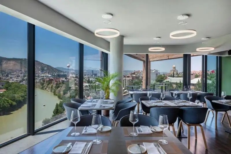 GOLDEN TULIP DESIGN TBILISI