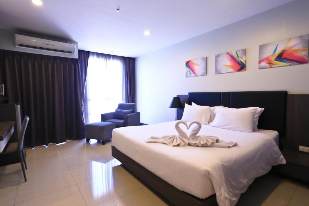 CRYSTAL SUITES SUVARNABHUMI AIRPORT