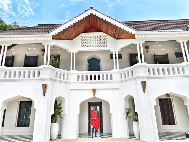 THE MANOR HOUSE
