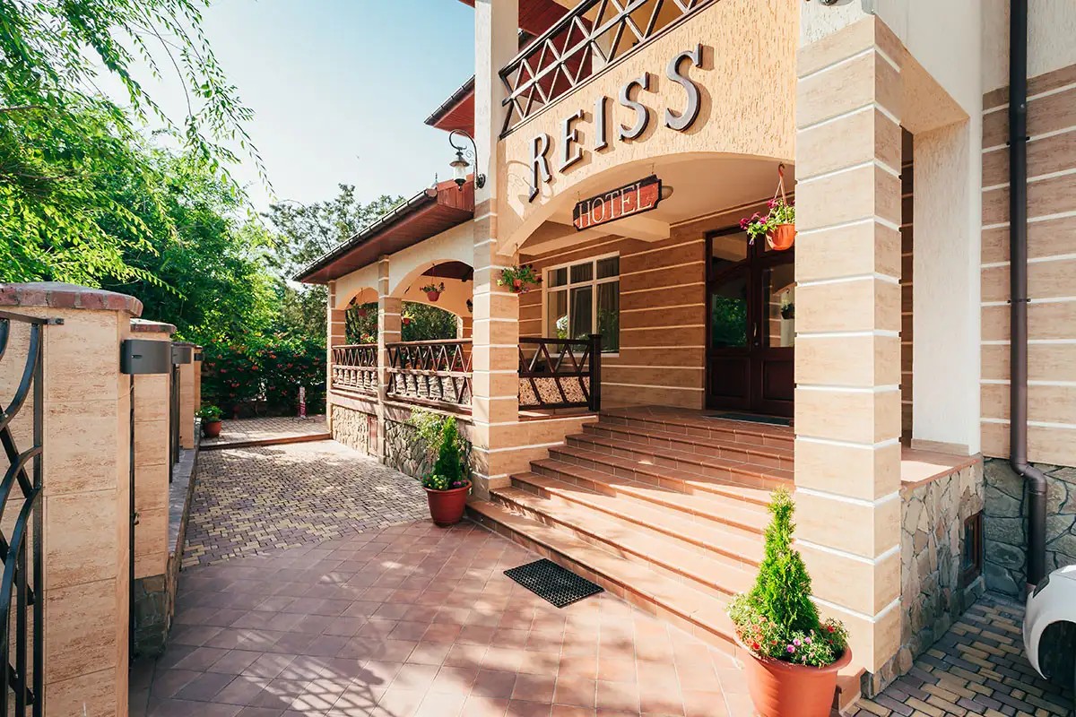 РАЙС ОТЕЛЬ (HOTEL REISS)