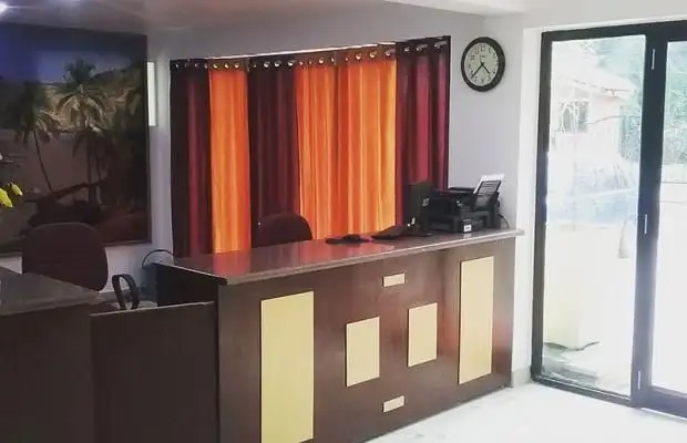 MAXIMUM HOLIDAY INN