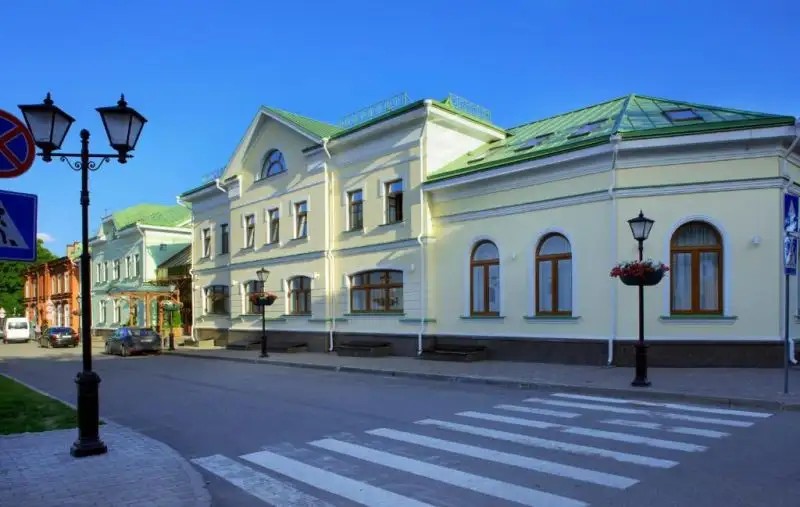 ДВОР ПОДЗНОЕВА