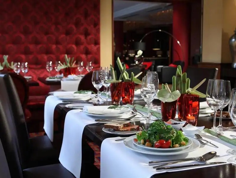 LINDNER CITY PLAZA (EX. RENAISSANCE COLOGNE)