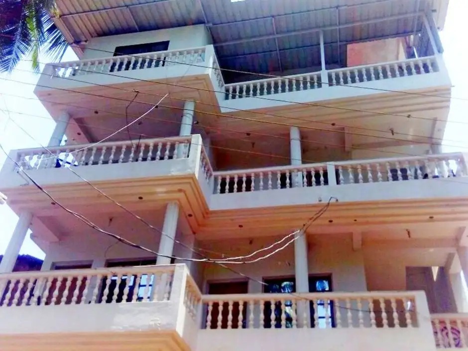 WHITE HOUSE BEACH APARTMENT