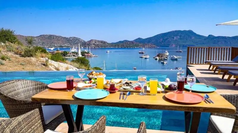 ALICE TATIL EVI