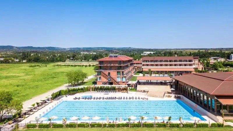 AMBASSADORI KACHRETI GOLF RESORT