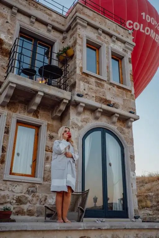 AZURE CAVE SUITES