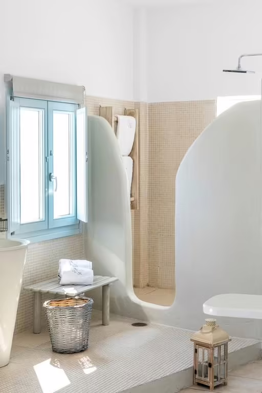 BLUE DOLPHINS APARTMENTS & SUITES