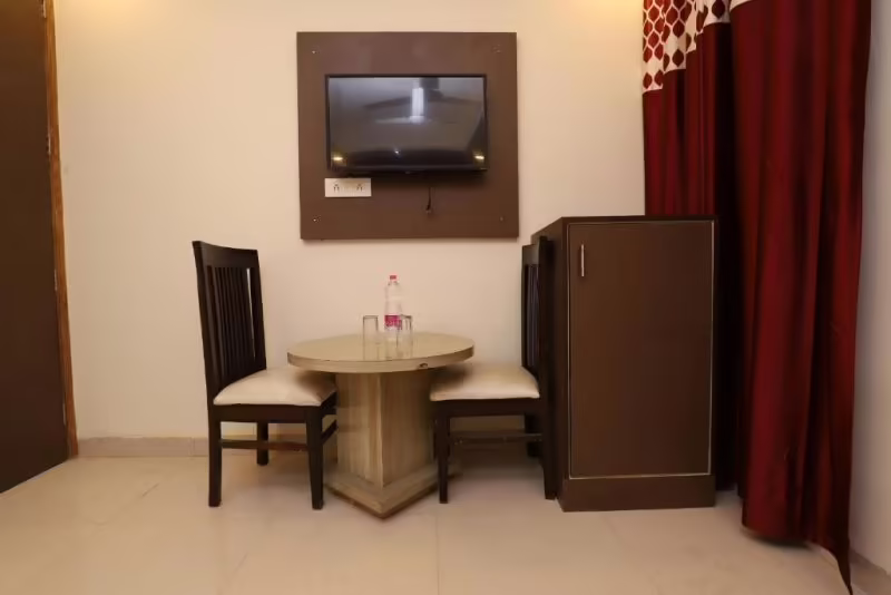 OYO 19687 HOTEL AIRWAY