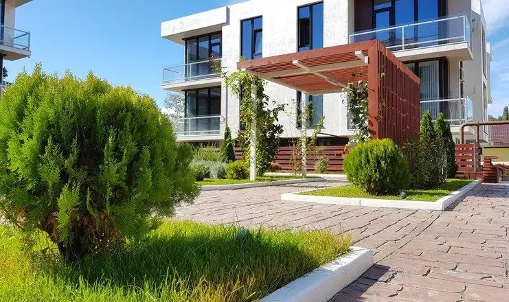 GREEN PALACE