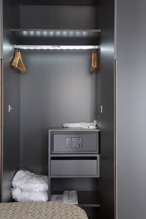 LEVNI PLUS HOTEL