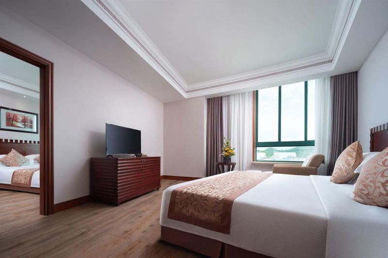 deluxe double bedroom family suite