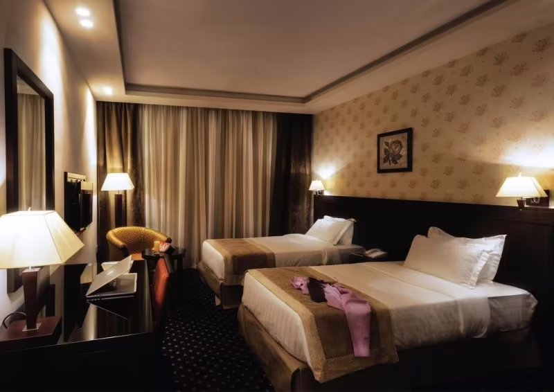 SEVEN ROSES HOTEL