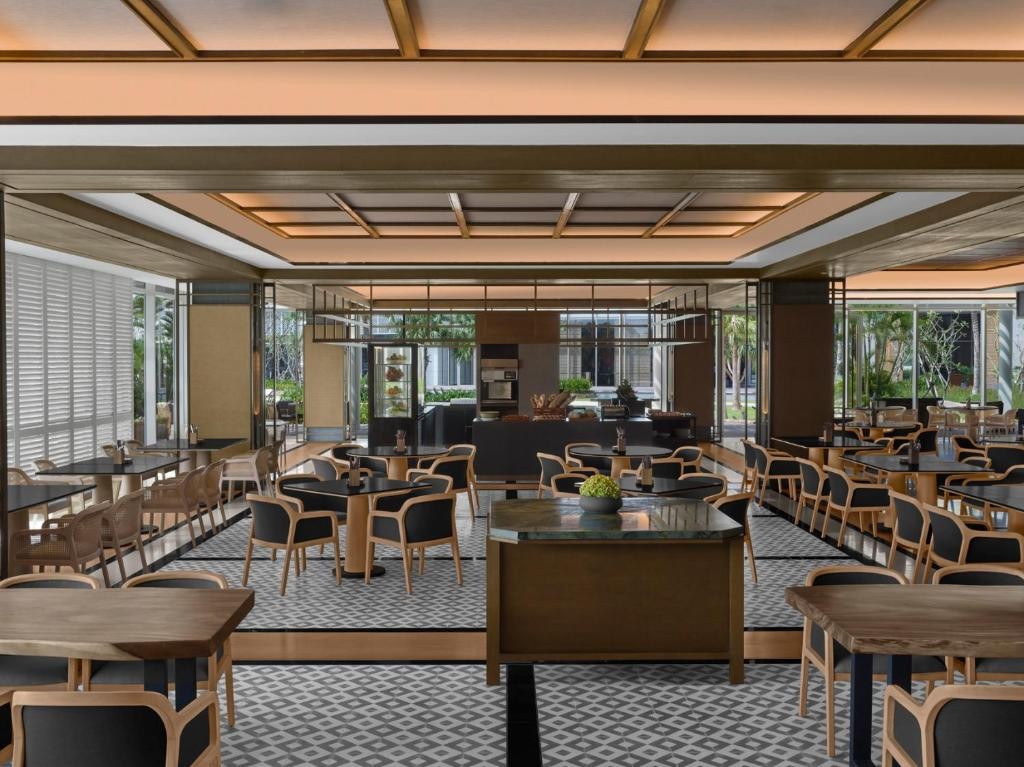 NEW WORLD HOIANA HOTEL