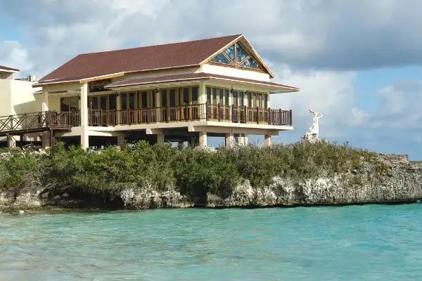 VILLA LAS BRUJAS