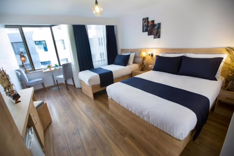 GOLDEN STREET HOTEL