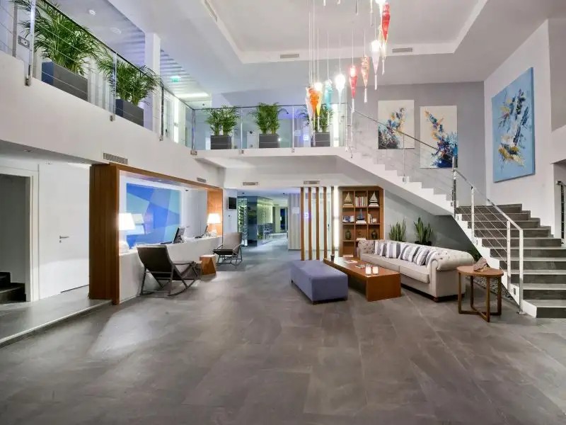 AVANTGARDE YALIKAVAK